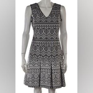 JESSICA SIMPSON DRESS SIZE 14 BLACK WHITE PRINTED SHEATH KNEE LENGTH